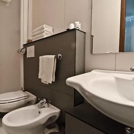 Via Palazzo 3* סנרמו